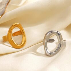 Levian ring