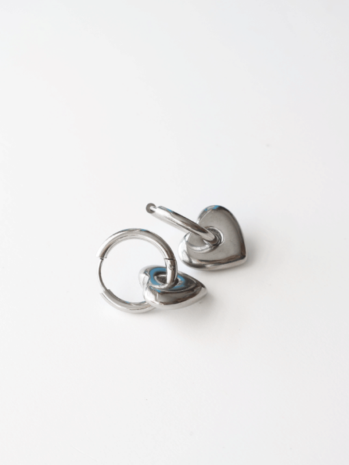 Aretes huggie Love • silver FineDresser