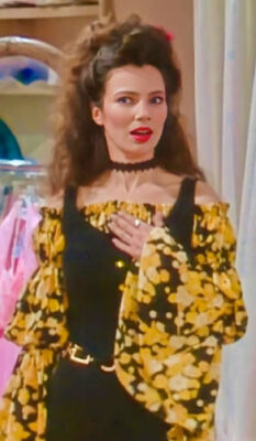 Fran Fine con look estampado colorido – estilo años 90
