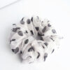 Scrunchie Polka Dot White con estampado de Lunares
