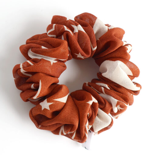 Scrunchie con estampado de estrellas